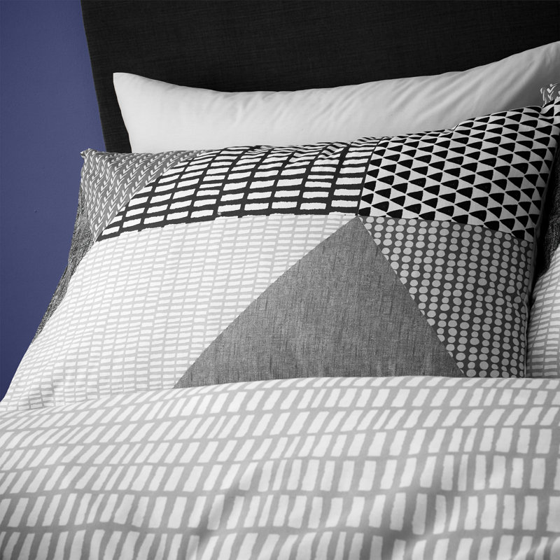 Larsson Geo Duvet Cover Set, Grey, Kingsize Duvet Cover + 2 Standard Pillowcases