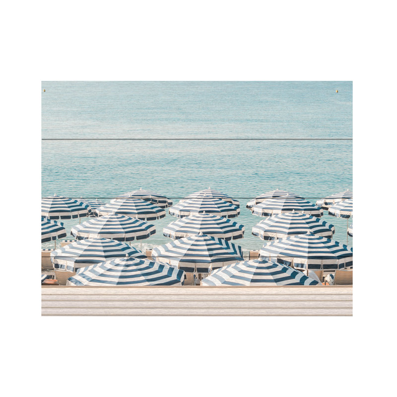 Grace Digital Art Striped Beach Umbrellas Wood Slat Art, H 18 po x l 22 po