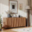 Buffet 4 portes avec portes géométriques 3D, 2 tablettes, rangement polyvalent pour le salon et la salle à manger