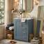 Meuble-lavabo autoportant moderne de 24 po avec lavabo central en céramique de 4 po, buffet de rangement à cadre en bois massif avec 3 tiroirs asymétriques et porte à fermeture en douceur (disponible en bleu et blanc)-129371876