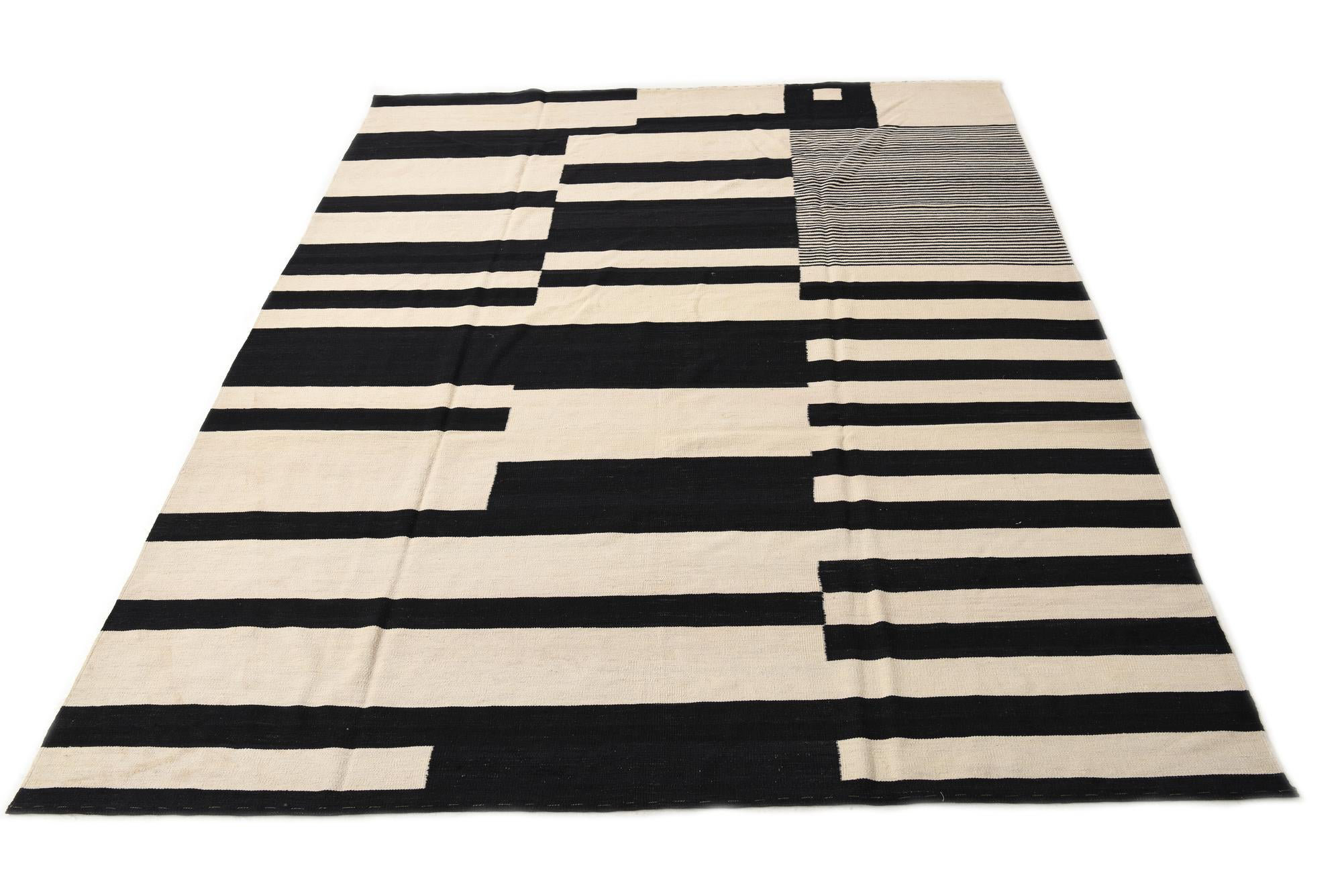 Wayfair Black And White Rugnull