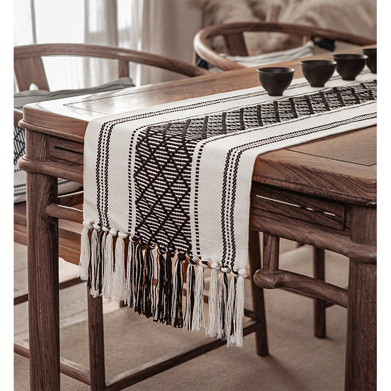 Chemin de table Yellow Diamond, Noir, L 102 po x l 14 po