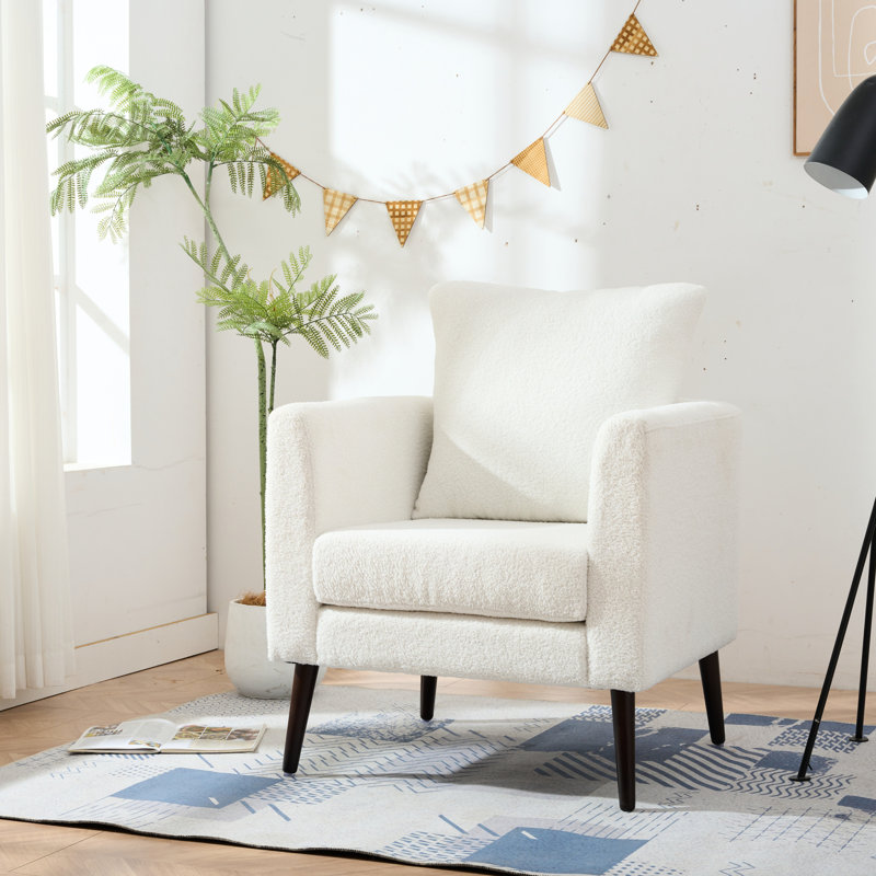 Chaise d'appoint moderne avec pieds en bois brun et design tendance - Revêtement en tissu blanc rembourré pour plus de confort