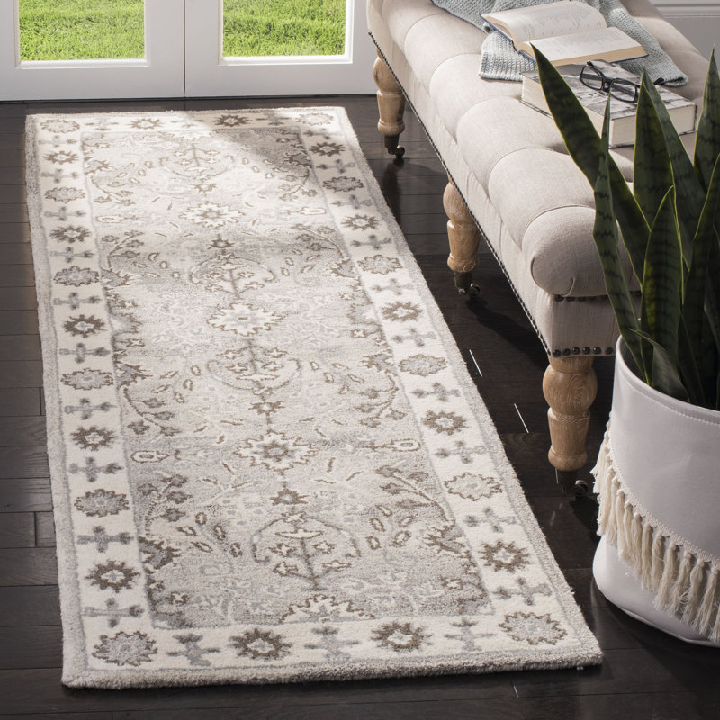 Amory Hand Tufted Wool/Cotton Oriental Rug in Ivory/Taupe, Rectangle 5' x 8'