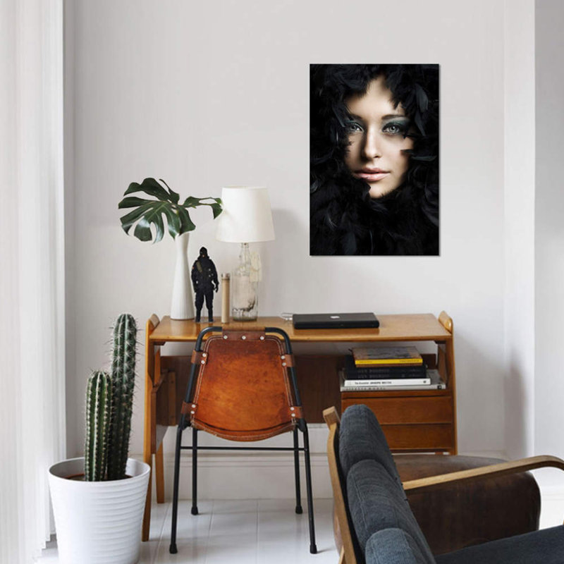 «Janina I» par Andreas Stridsberg, reproduction de photo sur toile, H 18 po x l 12 po x P 1,5 po, Toile tendue