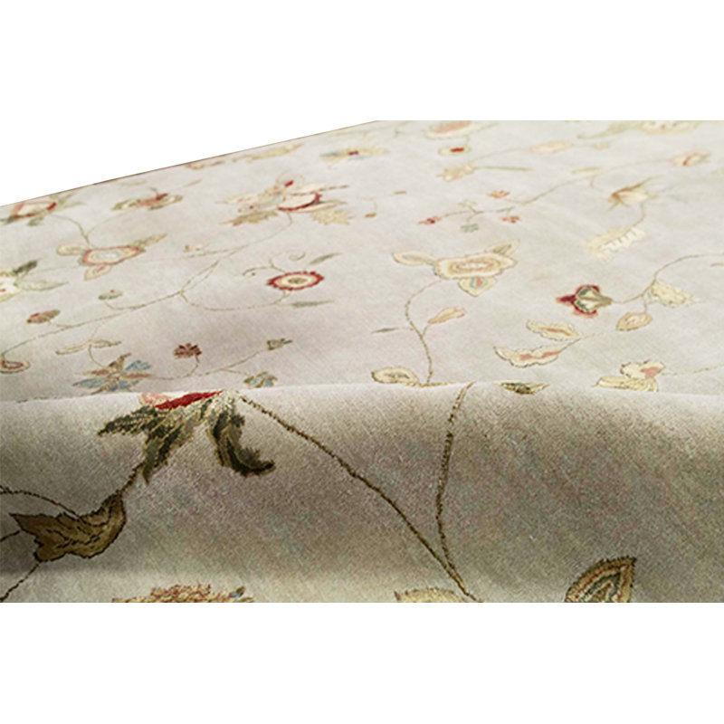 Floral Area Rug in Ivory