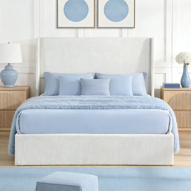 Lit tapissier en chenille
