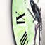 Curious Crow On A Branch - Horloge murale traditionnelle-60186676