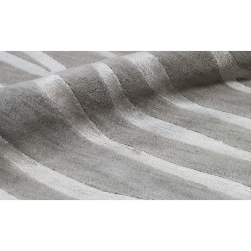 Himalayan Animal Print Area Rug in Gray, Rectangle 4' x 5'11"