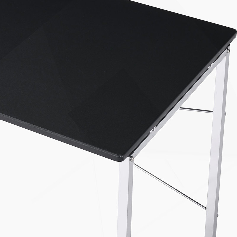 Bureau de meuble-lavabo noir et chrome