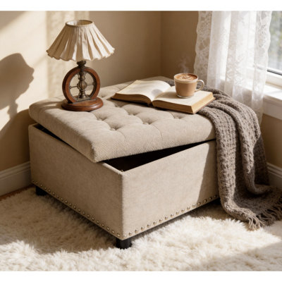 Repose-pieds avec rangement, tabouret capitonné, repose-pieds à garniture cloutée, repose-pieds carré avec rangement, table basse rembourrée, rangement pour chambre à coucher, décoration de salon, repose-pieds chameau, petit mobilier, décoration intérieure.