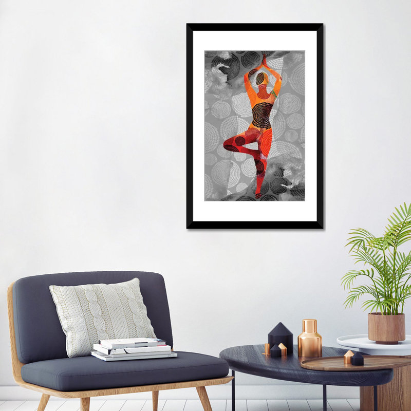 «Yoga Pose I», impression sur toile, H 32 po x l 24 po x P 1 po, Papier d'art encadré noir, Blanc