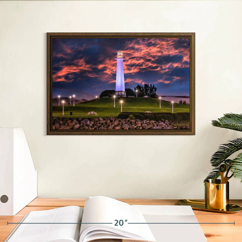 Phare de Long Beach, 13 po x 9 po, Cadre flottant noyer