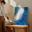 Toile, une composition abstraite envoûtante avec des textures de marbre fluides dans les tons, art mural sur toile entrelacée bleu profond et blanc vif-593799125