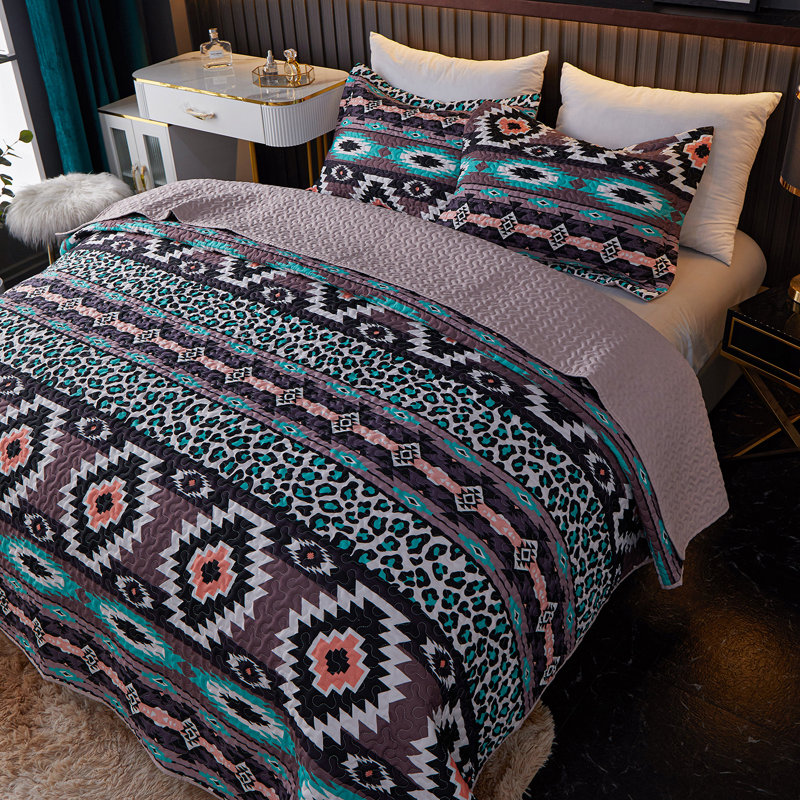 Polyester Percale Geometric Shapes Coverlet, King Coverlet + 2 King Shams