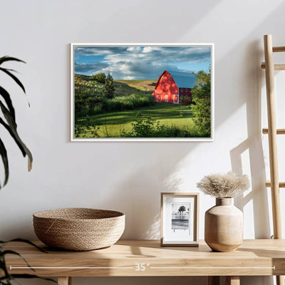Grange rouge dans la campagne de la Palouse