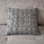 Ensemble d'édredon 7 pièces à imprimé en seersucker Shabby Chic gris californien hypoallergénique et lavable à la machine-119071060