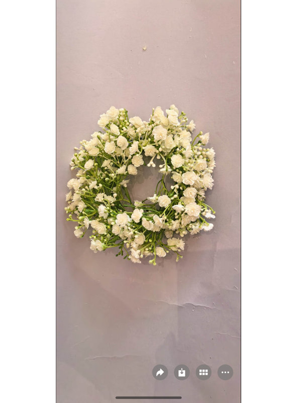 Baby's-breath wreath