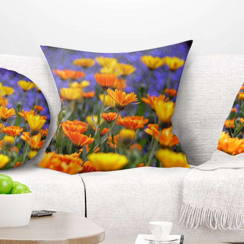 Coussin décoratif à motif floral jaune et orange, 16 po x 1 po, Carré