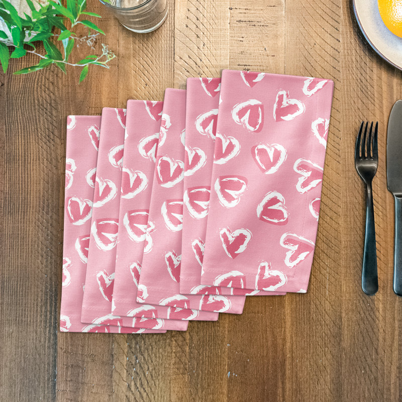 Serviette rose à motif de cœurs mignons
