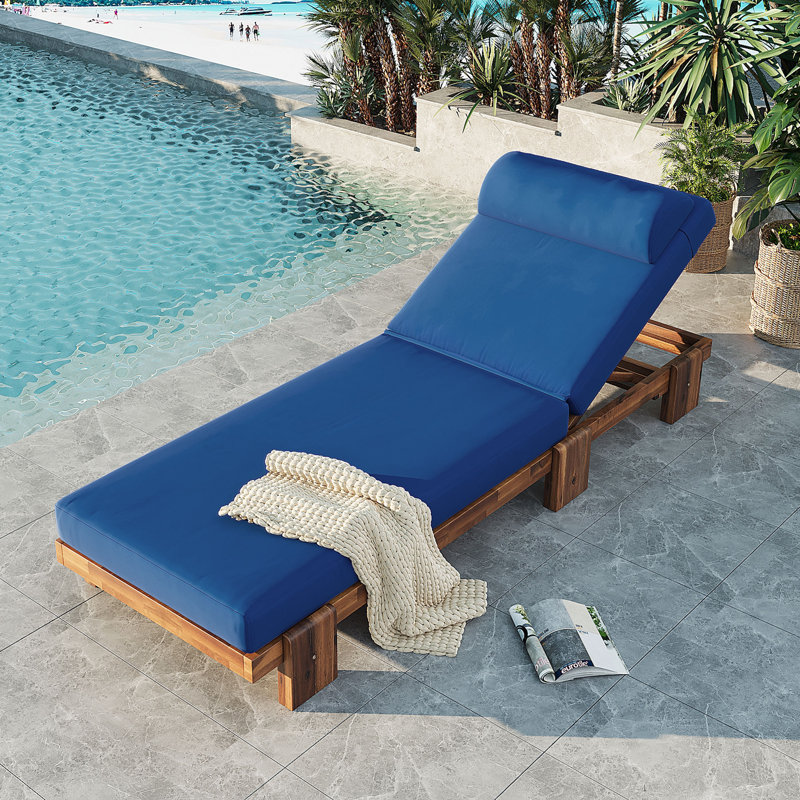 Chaise longue d'extérieur inclinable en bois d'acacia de 79 po avec table d'appoint et appui-tête intégrés, Marine