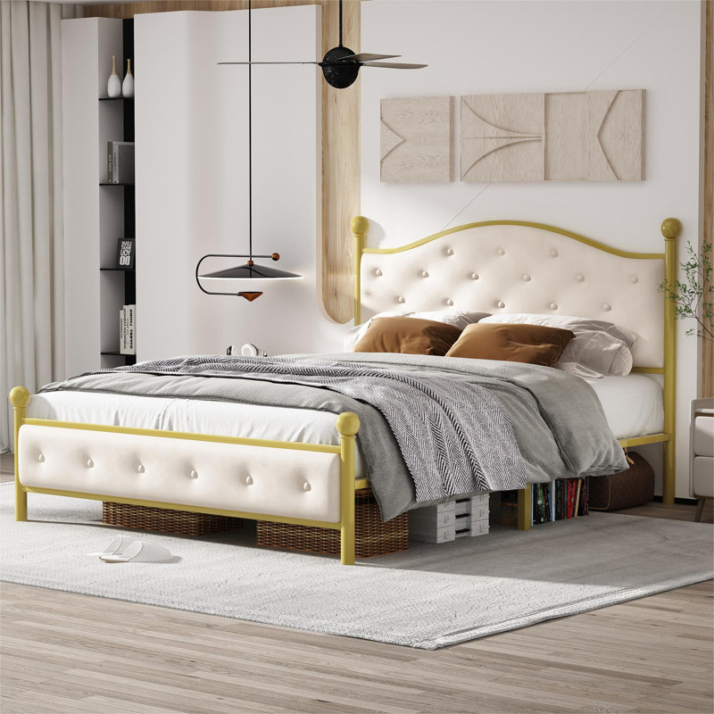 Pisinemo Upholstered Bed