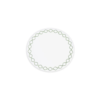 VIDA Round Embroidered Quatrefoil 15.5" Round Placemats
