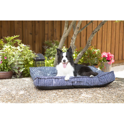 La-Z-Boy Outdoor Izzy Mattress Dog Bed