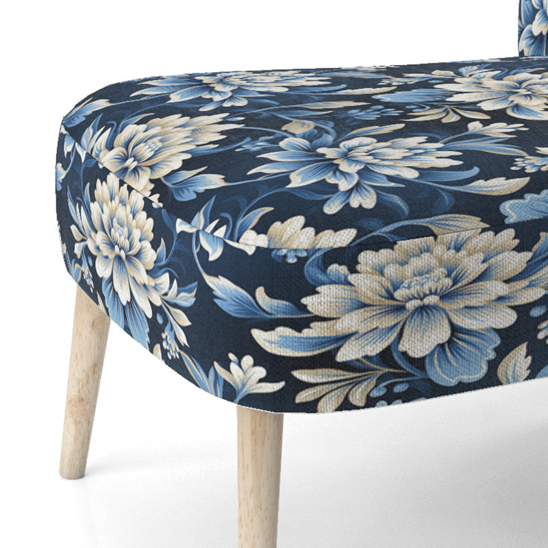 Chaise d'appoint rembourrée blanche et bleue damassée symétrique blanche et bleue éclectique