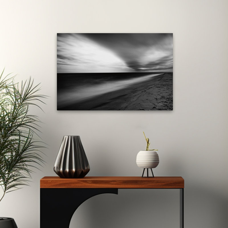 Bord de la terre côtière noir noir et blanc plage blanche nuage, H 24 po x l 16 po