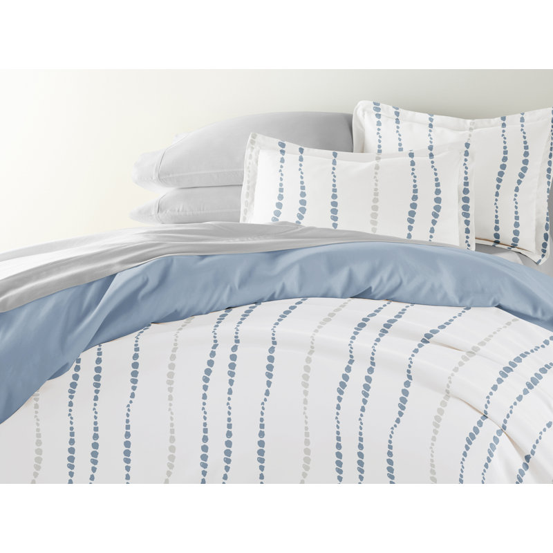 8-Piece Reversible Bedding Bundle - Patterned Duvet Cover, Comforter Insert and Solid Sheet Set, Full Bedding Bundle