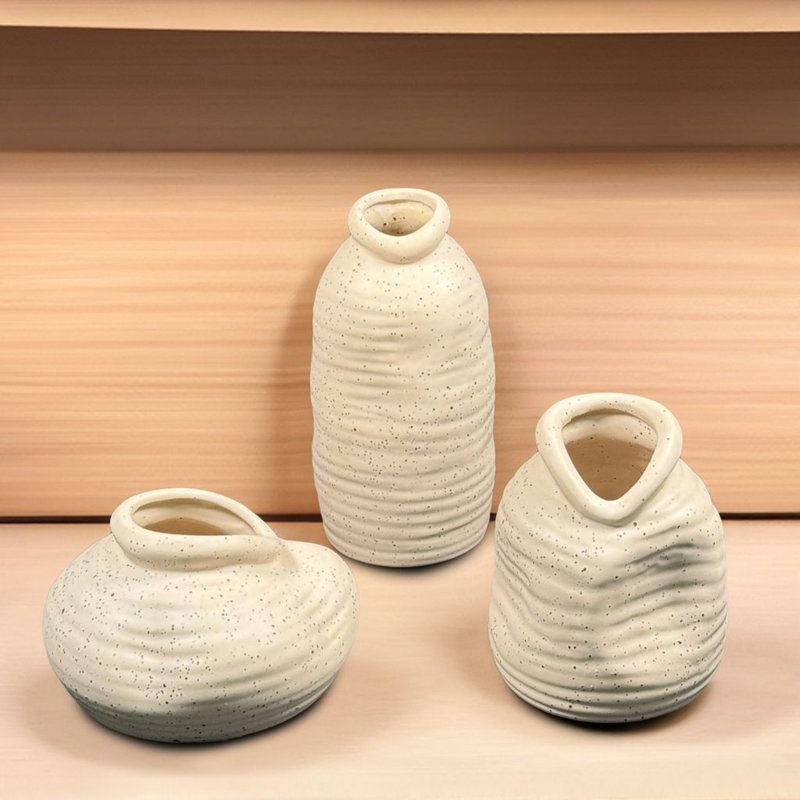 Corojo Ceramic / Porcelain Table Vase, Ivory