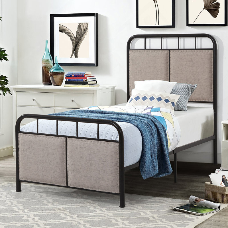 Structure de lit plateforme en lin avec tête de lit et pied de lit en tissu, une solution durable et confortable pour toute chambre à coucher