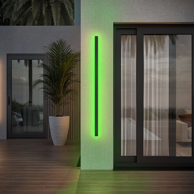 Lampe murale d'extérieur Svelte RVB, H 24 po x l 3 po x P 2 po