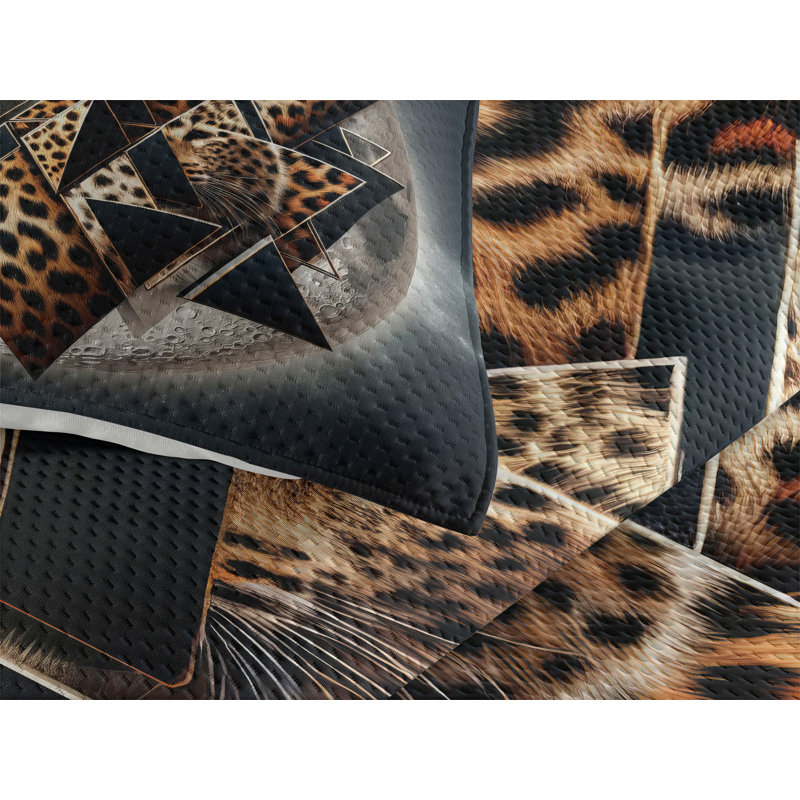 Polyester Animal Print Coverlet, Queen Coverlet + 2 Standard Shams