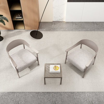 Méridienne Warm 2 avec table basse en Pp et structure en acier, sièges confortables pour le salon ou le balcon. Coussinets de pieds à griffer de qualité industrielle pouvant supporter jusqu'à 330 lb par chaise. Rembourrage,