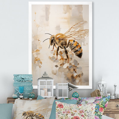" Minimalism Buzzing Bee "