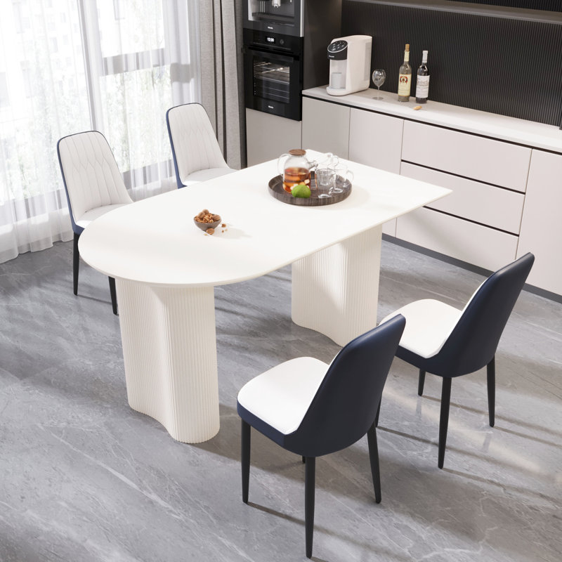 Table de salle à manger de 63 po de style Mid-Century avec 4 chaises en polyuréthane à coussins épais et confortables, surface de teinture de style moderne médiéval crème, idéale pour la maison et la cuisine, convient à 8 personnes, conception ergonomique,
