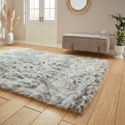 Aketzalli Machine Tufted Grey Area Rug