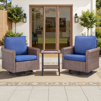 Élégant ensemble de mobilier d'extérieur 3 pièces: 2 chaises pivotantes et une table basse avec osier tissé à la main, structure en acier thermolaqué, coussins résistants aux intempéries - parfaits pour la terrasse, le balcon et le jardin