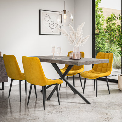 Akaalbir 6 - Person Dining Set