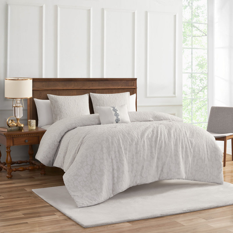 Ensemble d'édredon 4 pièces Bryn, Queen Comforter + 4 of Additional Pieces Included, Silver Floral