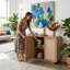 Buffet 64,6 po, console de rangement à 4 portes avec base intégrée et coins arrondis, caramel