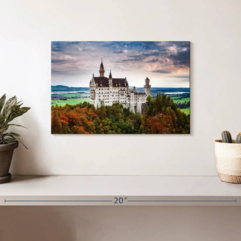 Lilie, ciel dramatique au-dessus du château de Neuschwanstein