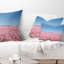 Coussin décoratif à imprimé floral Beautiful Meadow Under Blue Sky