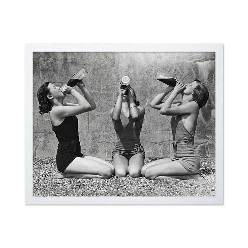 Femmes buvant du vin en bouteille, 16"H x 20"W, Poster, White Framed