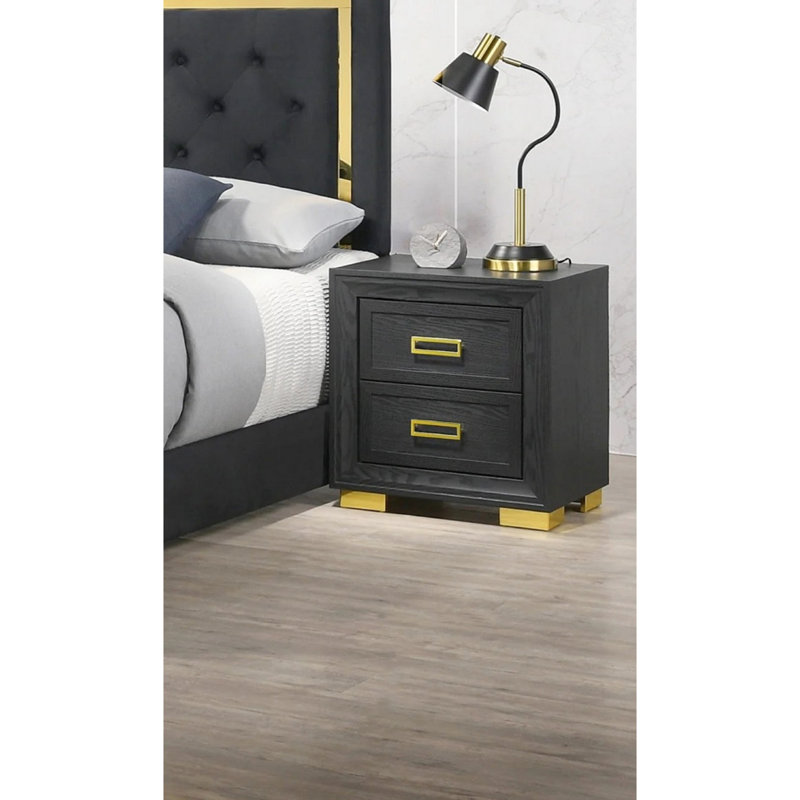 Chambre 2, table de chevet glamour noire et dorée de style moderne, décorations
