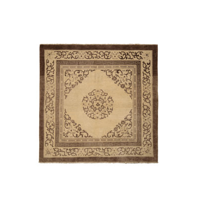 Tapis décoratif beige en laine noué à la main de conception unique 5 pi 9 po x 5 pi 11 po noué à la main