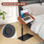 Table d'appoint en forme de C pour canapé, table de bout réglable en hauteur avec base en métal robuste, plateau de bureau pliable pour ordinateur portable pour petits espaces, lit, canapé, salon, bureau, design minimaliste moderne, naturel