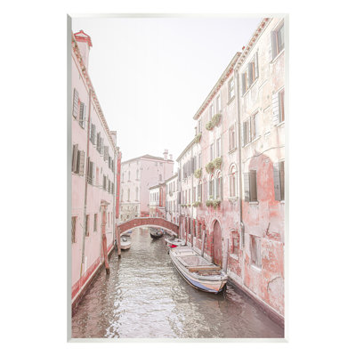 Photographie de Canal Boat City Water Bridge par Erin Marie